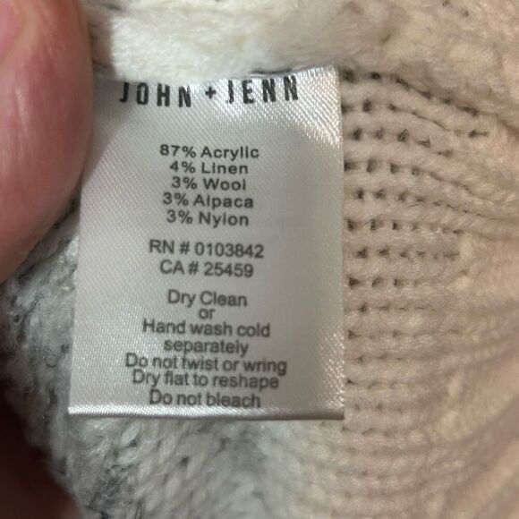 John + Jenn fuzzy gray cream wool blend sweater size S - Picture 6 of 8